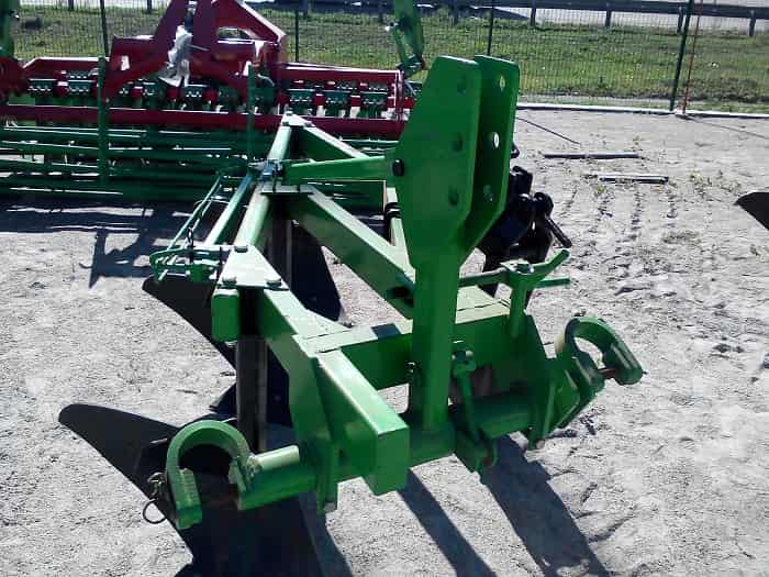 تصویر 1 از گاوآهن بیل زن با سامانه تیغه پهن برای نفوذ بیشتر